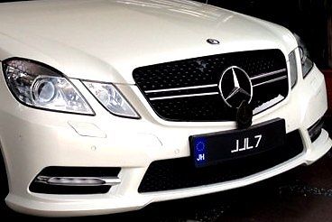 W212 2 Fins AMG style front sports grille E320 E350 E500 E-class mesh