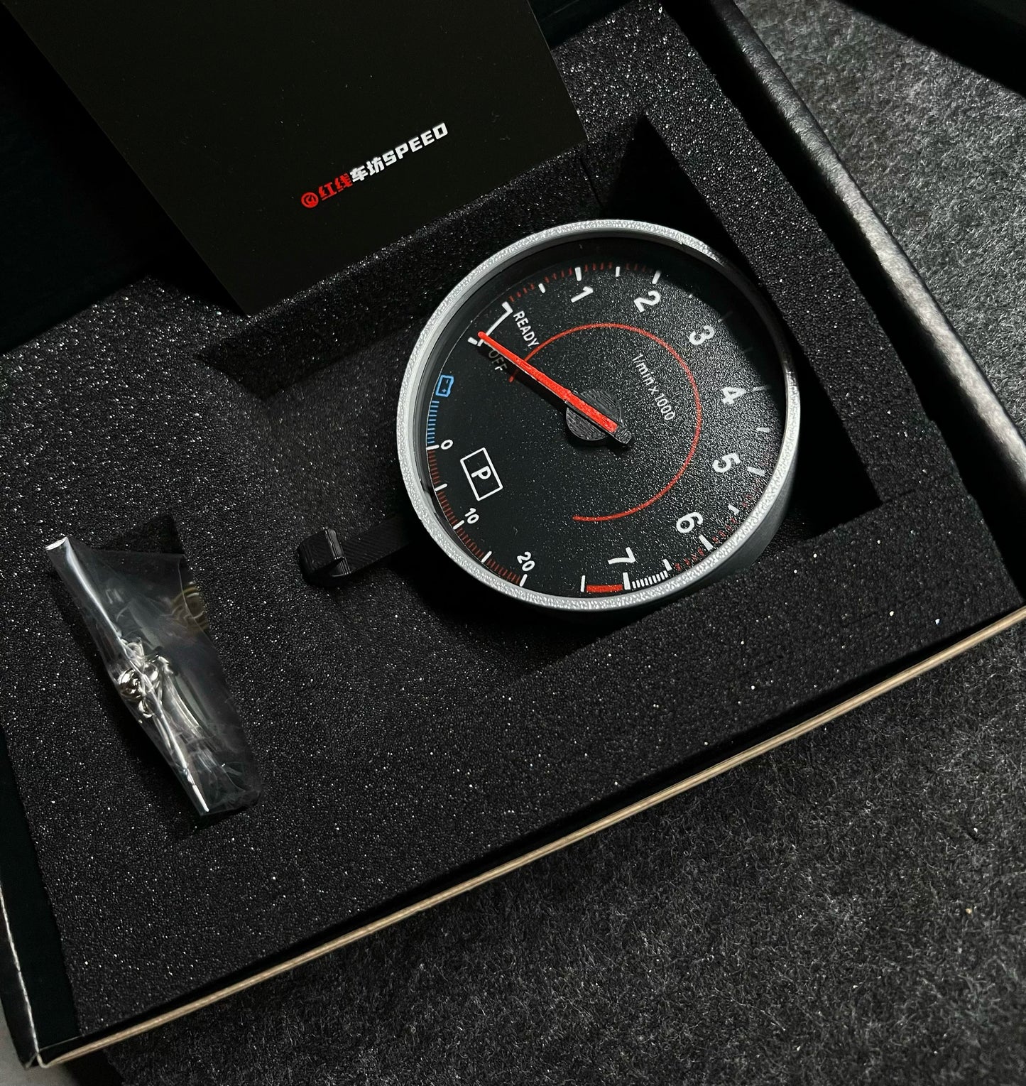 BMW 3 Series Tachometer Interactive Key Hook Display