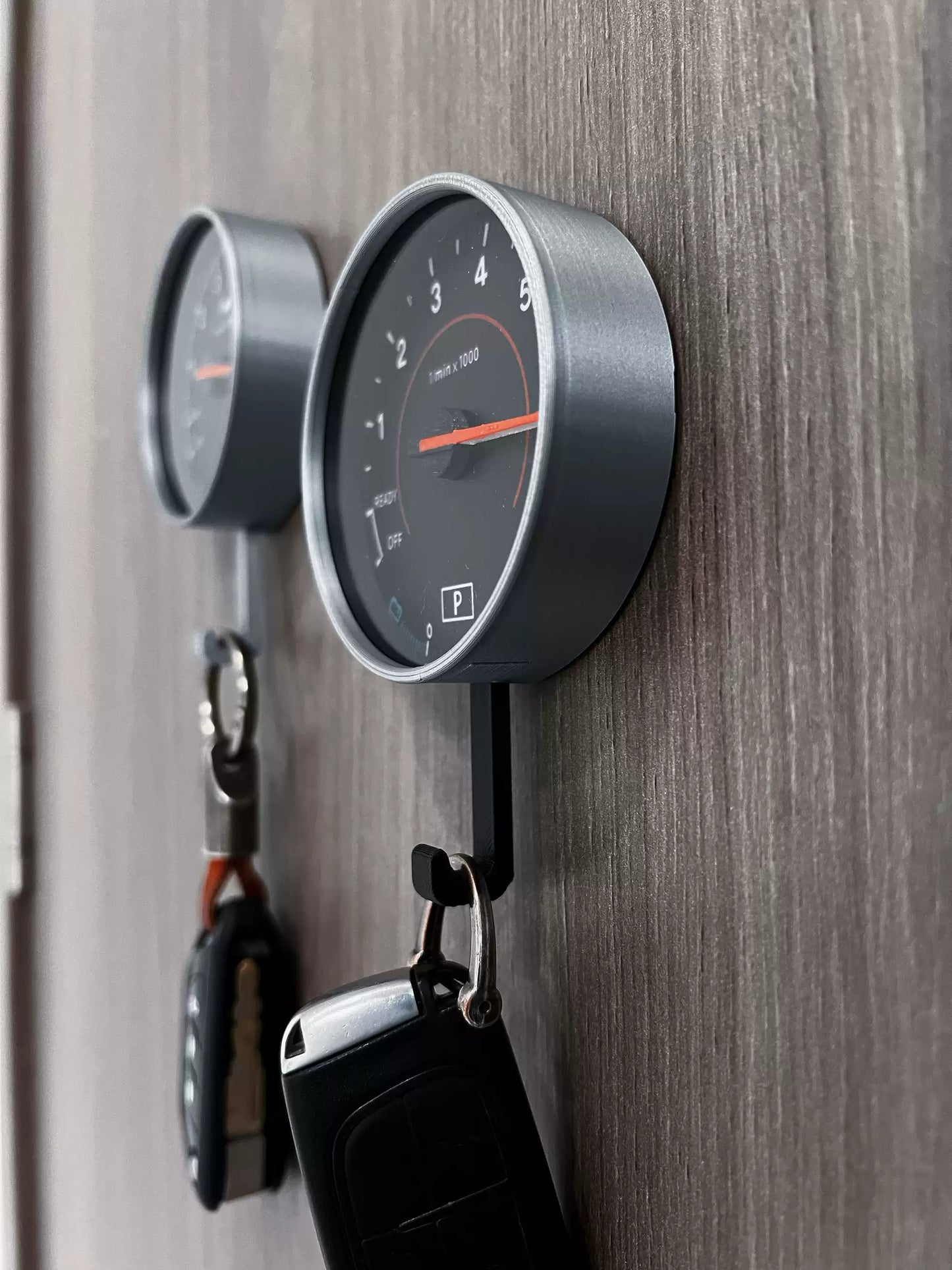 BMW 3 Series Tachometer Interactive Key Hook Display