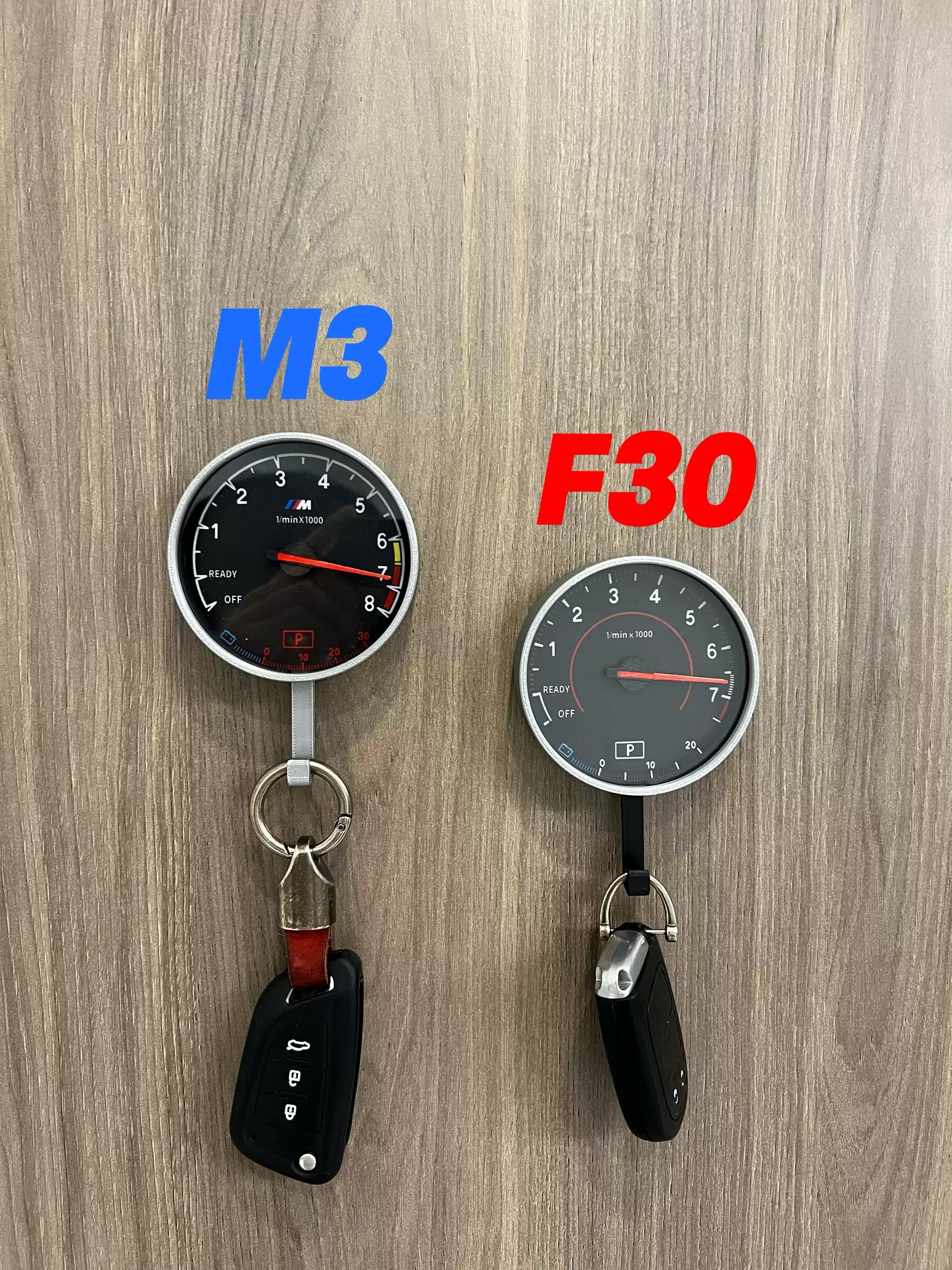 BMW 3 Series Tachometer Interactive Key Hook Display