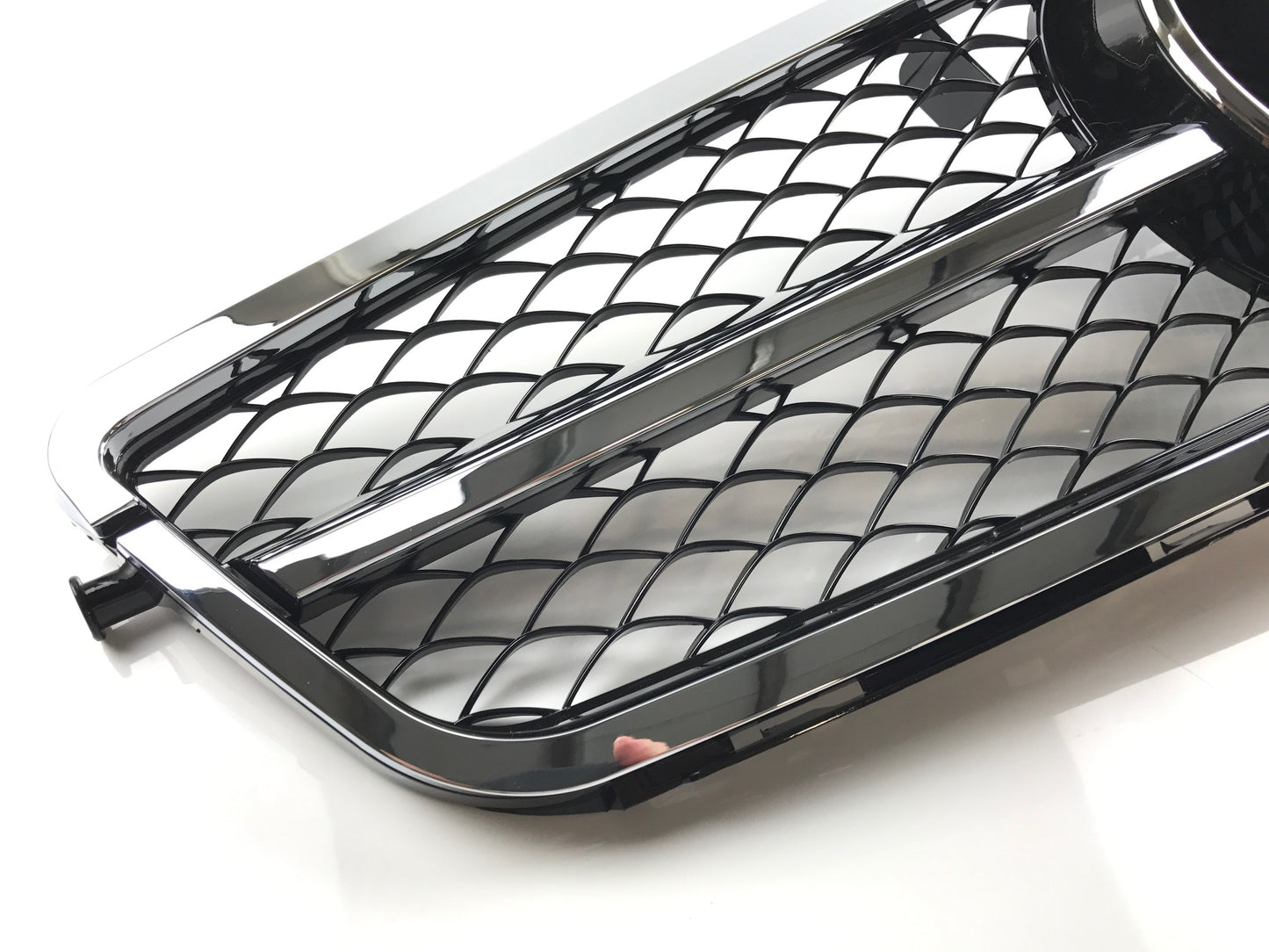 W204 1 Fin mesh grille front sports grille C220 C300 C350 chrome/black color for Mercedes C-class (24d)