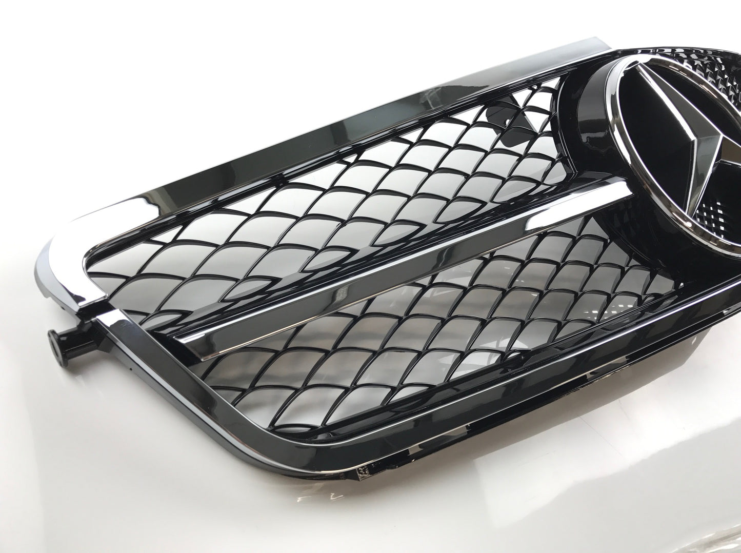 W204 1 Fin mesh grille front sports grille C220 C300 C350 chrome/black color for Mercedes C-class (24d)